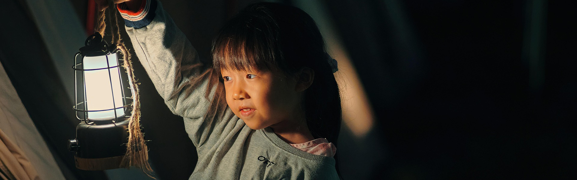 Outdoor-Geschäft -Outdoor-Geschäft girl 6746028 1920